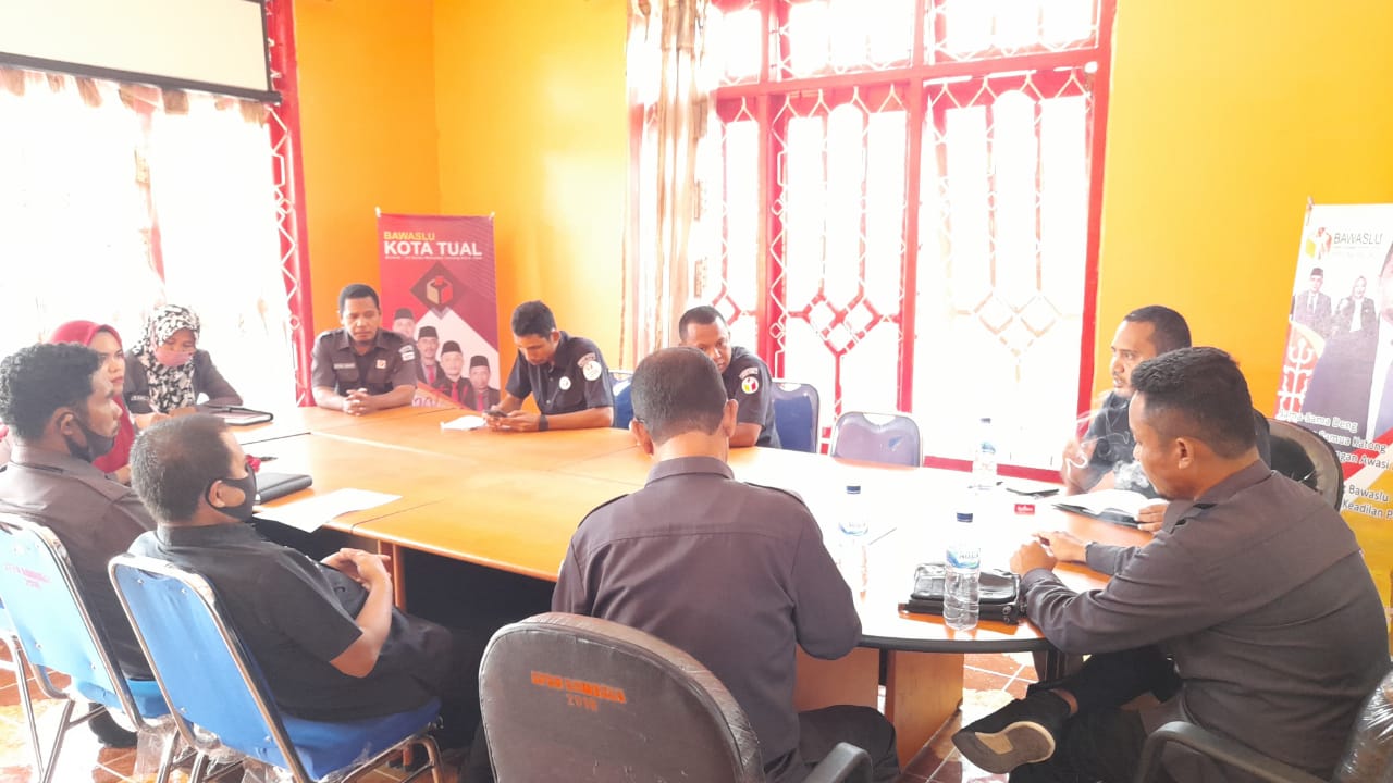 Rapat kerja Bawaslu Kota Tual pada saat Non Tahapan Pemilu dan pemilihan