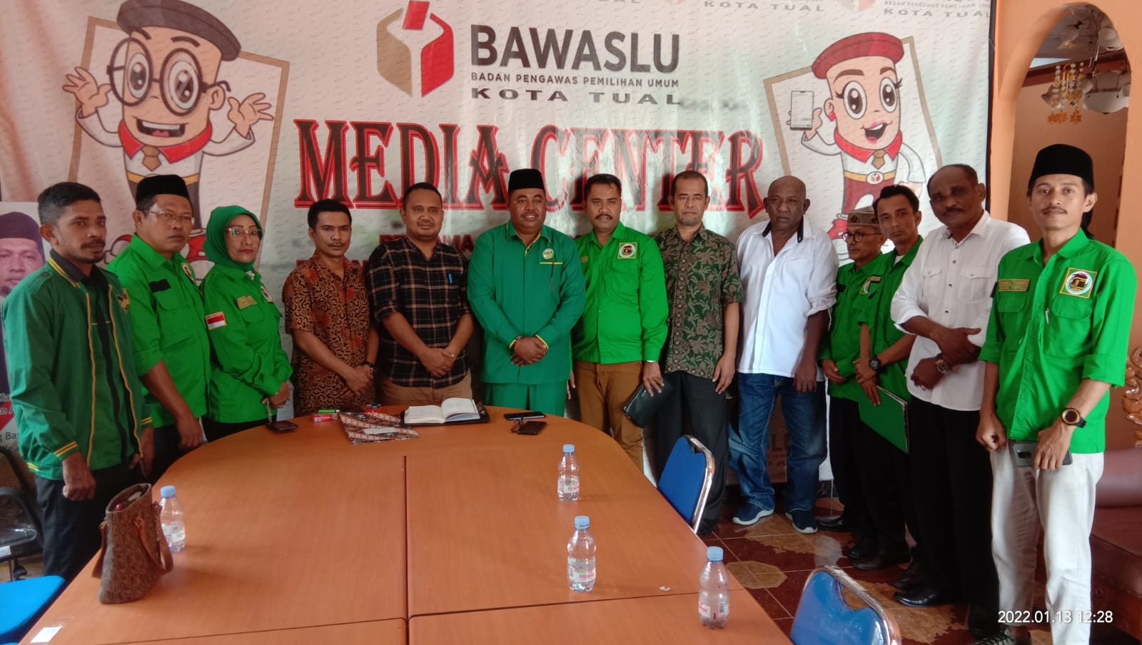 Penyerahan SK DPC PPP Kota Tual