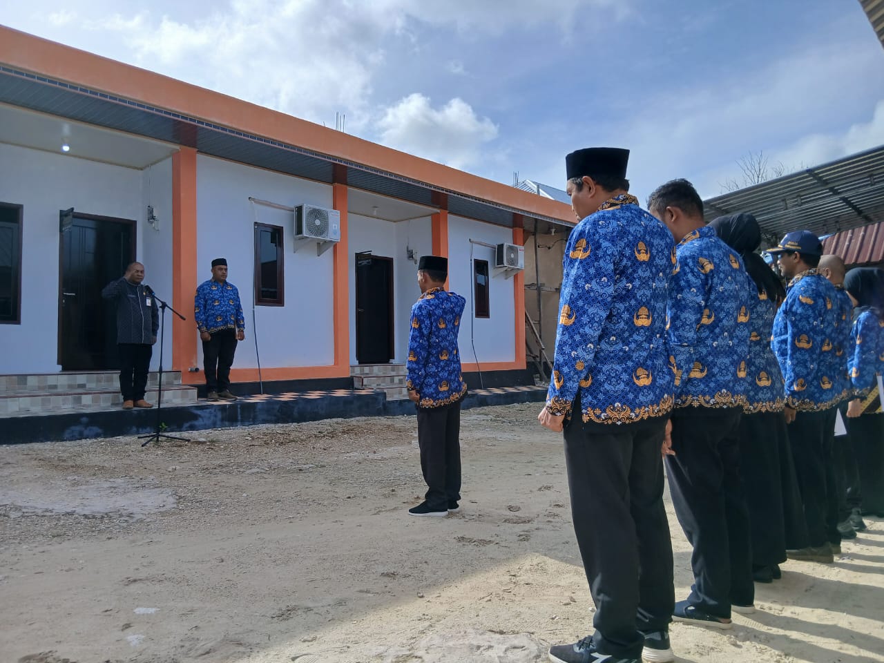Bawaslu Kota Tual Gelar Upacara Memperingati Hari Ibu
