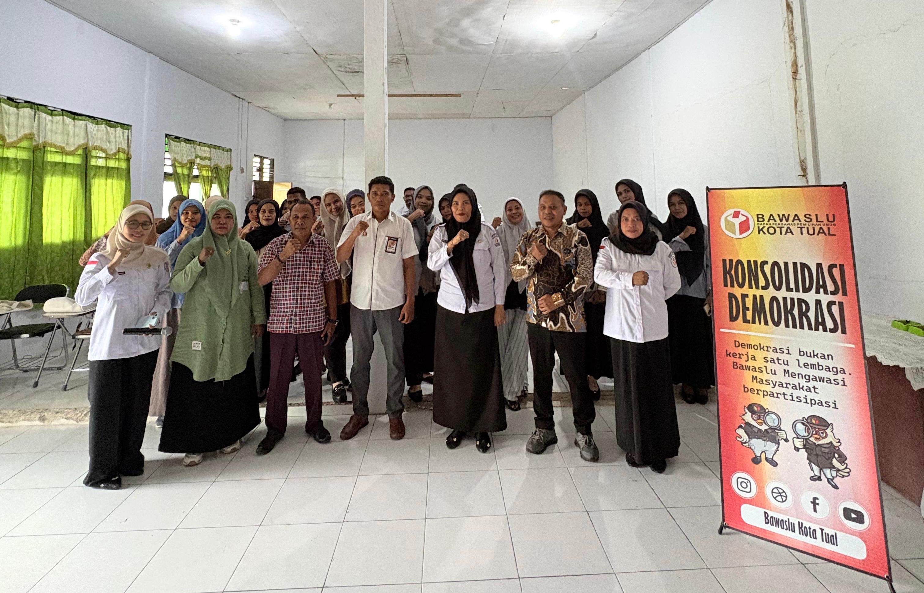 Bawaslu Tual Gelar Konsolidasi Demokrasi di Kampus STIT As-Salama Tual