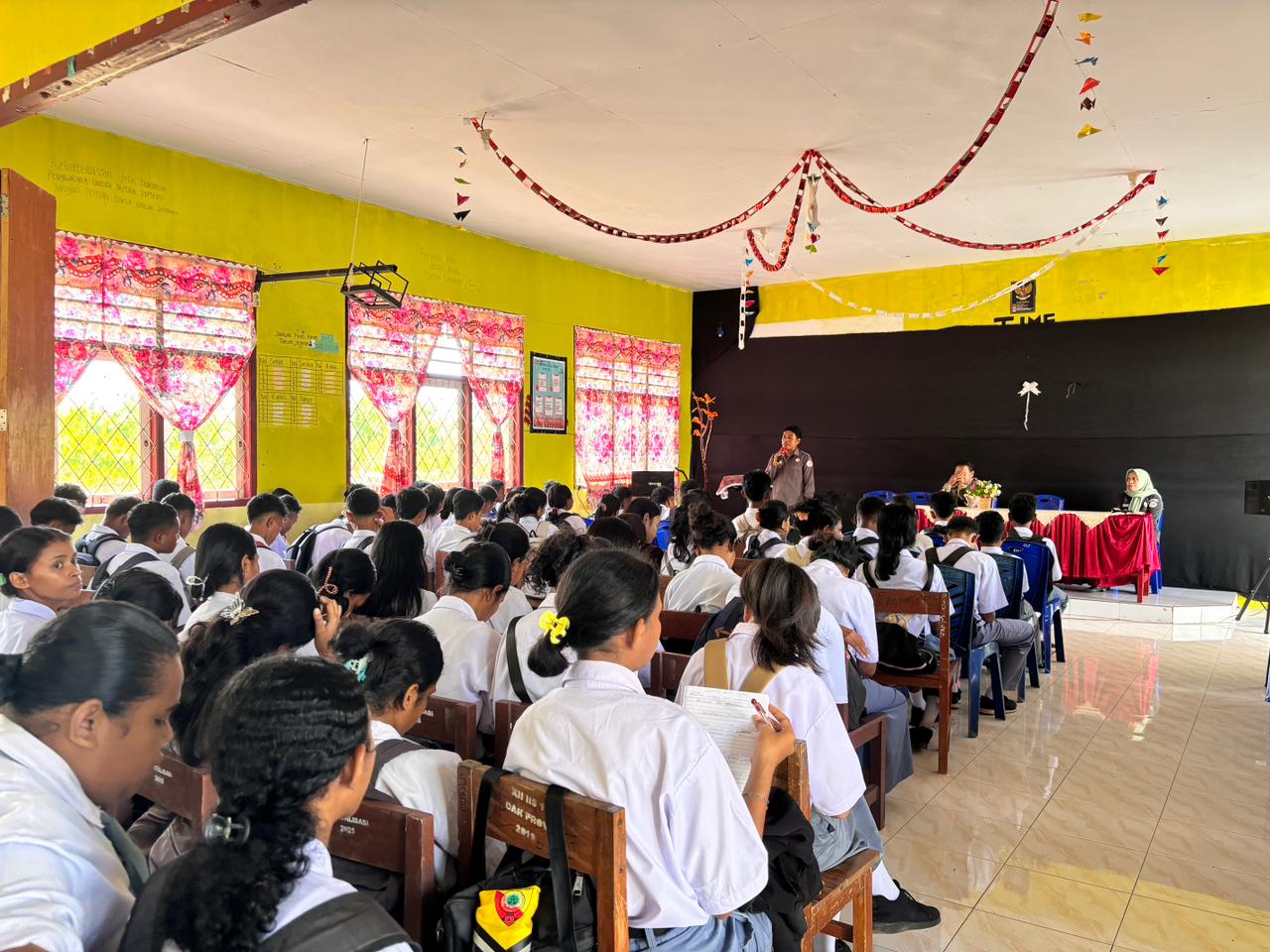 Hadir Lebih Dekat dengan Generasi Muda, Bawaslu Kota Tual Edukasi Pemilih Pemula di SMAN 7
