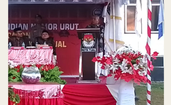 Tual, Badan Pengawas Pemilihan Umum Kota Tual – Badan Pengawas Pemilihan Umum (Bawaslu) Moh Sofyan S. Rahayaan, Ketua, menegaskan bahwa pihaknya akan bertindak tegas terhadap setiap pelanggaran yang terjadi selama penyelenggaraan Pemilihan Kepala Daerah Serentak 2024 dalam kegiatan Pengudian Nomor Urut Pasangan Calon Walikota dan Wakil Walikota Tual, (23/09), dan dihadiri oleh Pasangan Calon Walikota dan Wakil Walikota dan sejumlah Tim Pasangan Calon Walikota dan Wakil Walikota Tual 2024