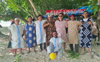 Bawaslu Tual Menyelenggarakan Perlombaan Kemerdekaan Indonesia di Pantai Ngurbloat