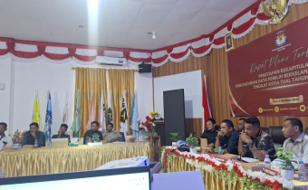 Bawaslu Kota Tual Awasi Jalannya Rapat Pleno Terbuka Rekapitulasi Pemutakhiran Data Pemilih Berkelanjutan Triwulan III Tahun 2025
