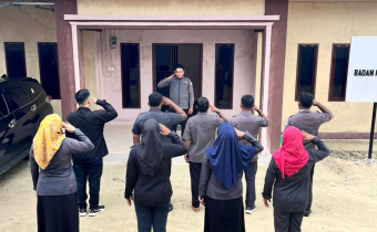 Apel Pagi Bawaslu Kota Tual: Habel Nixon Songjanan Tekankan Kedisiplinan dan Solidaritas