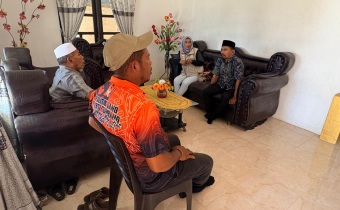 Sinergi Ulama dan Pengawas: Bawaslu Kota Tual Konsolidasi Demokrasi Bersama Imam Masjid Al-Ahdi Desa Tamedan